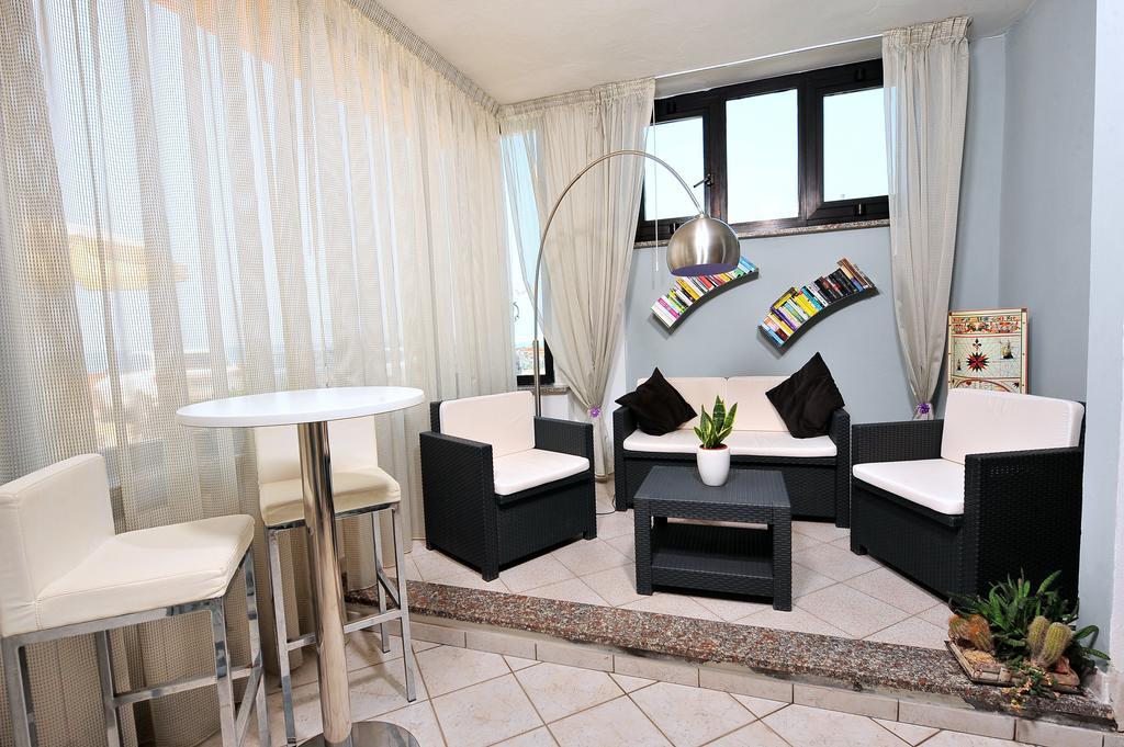 Hotel Il Delfino San Vincenzo Exteriör bild