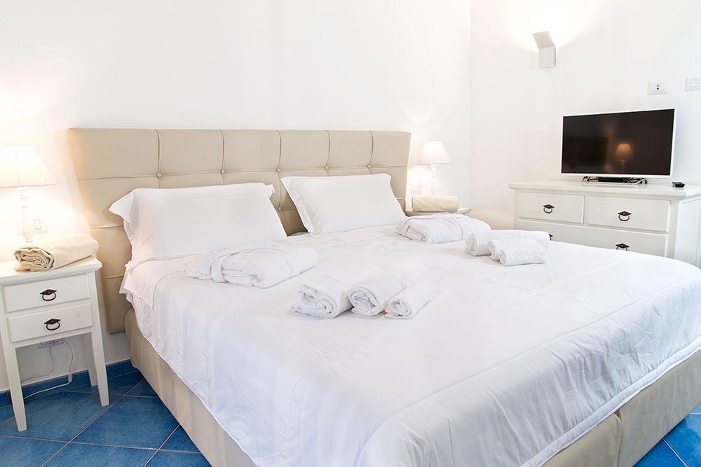 Hotel Il Delfino San Vincenzo Exteriör bild
