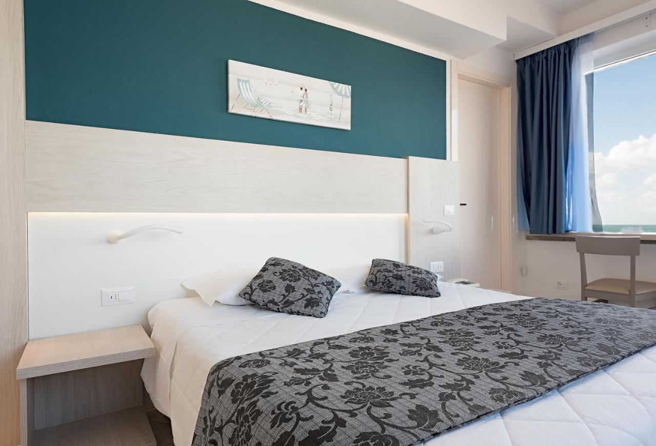 Hotel Il Delfino San Vincenzo Exteriör bild